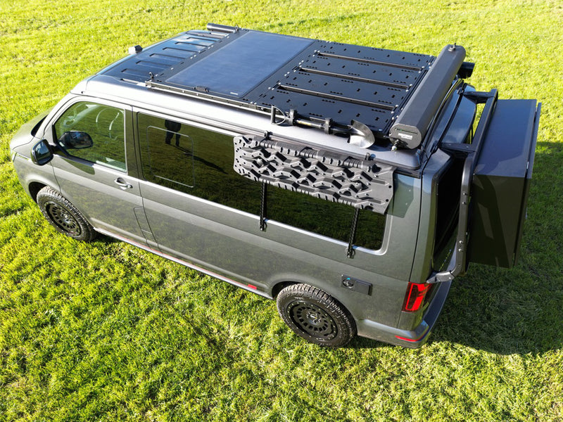 Laden Sie das Bild in Galerie -Viewer, Rolling Space Dachträger + Solar VW T5 T6 T6.1 California | SpaceRack