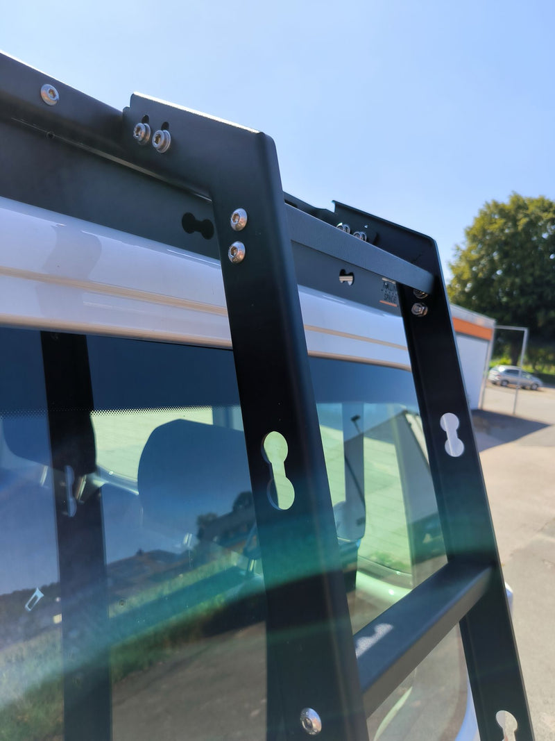 Laden Sie das Bild in Galerie -Viewer, Rolling Space VW T5 T6 T6.1 Seitenleiter | SpaceClimb