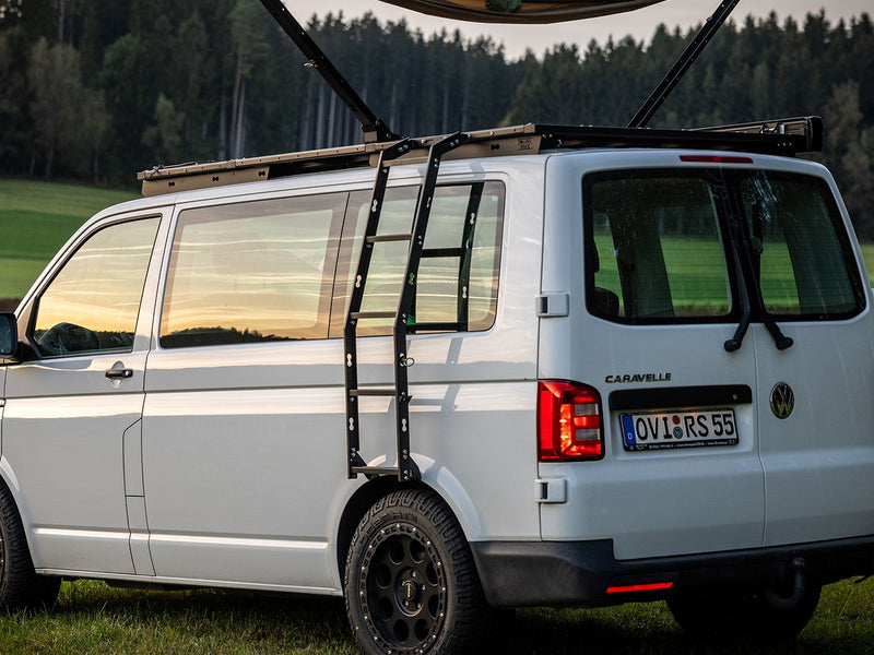 Laden Sie das Bild in Galerie -Viewer, Rolling Space VW T5 T6 T6.1 Seitenleiter | SpaceClimb