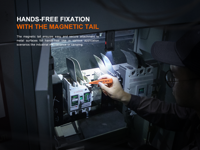 Laden Sie das Bild in Galerie -Viewer, Fenix SW05R-RED kompakte Taschenlampe mit weißem und rotem Licht, 150 Lumen (Weißlicht)