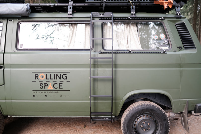 Laden Sie das Bild in Galerie -Viewer, Rolling Space VW T3 Seitenleiter | SpaceClimb
