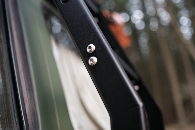 Laden Sie das Bild in Galerie -Viewer, Rolling Space VW T3 Seitenleiter | SpaceClimb
