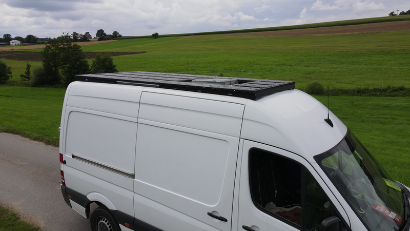 Laden Sie das Bild in Galerie -Viewer, Rolling Space Dachträgersystem Mercedes Sprinter / VW Crafter H2L3 | SpaceRack
