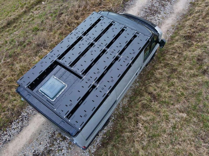 Laden Sie das Bild in Galerie -Viewer, Rolling Space Dachträgersystem Ford Transit MK7 | SpaceRack
