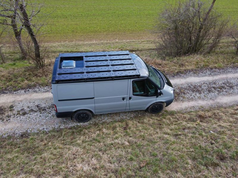 Laden Sie das Bild in Galerie -Viewer, Rolling Space Dachträgersystem Ford Transit MK7 | SpaceRack
